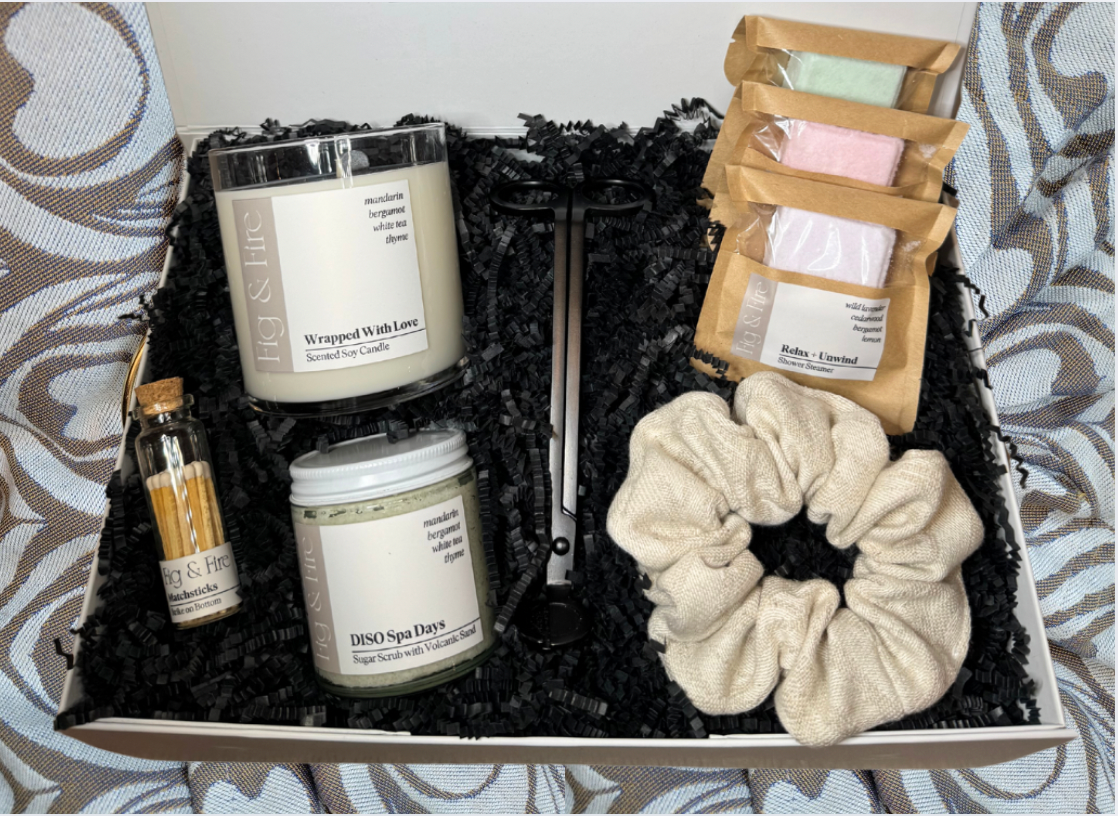 Artipoppe Gift Box with Argus Oat scrunchie and self-care treats for mom