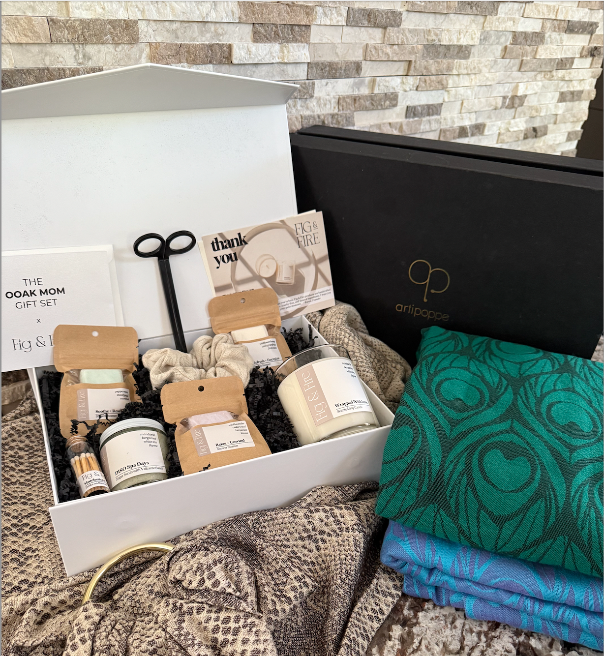 Artipoppe Gift Box with Argus Oat scrunchie and self-care treats for mom